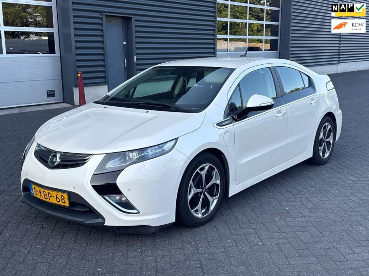 Opel Ampera - 1.4 16V Hatchback Elektrisch Benzine 1.398cc 111kW (151 pk) - AutoWereld.nl