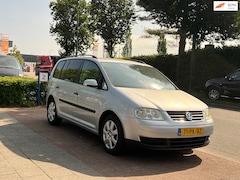Volkswagen Touran - 1.6 FSI Athene *APK 06-2026 - Ruime Auto