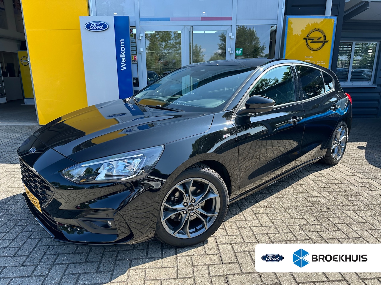 Ford Focus - 1.0 125PK ST Line | STOEL-, STUUR- EN VOORRUITVERWARMING| NAVIGATIE| PARKEERSENSOREN V+A| - AutoWereld.nl