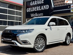 Mitsubishi Outlander - 2.4 PHEV Intense | Volleder | Pano | Xenon | Full-Led | Apple/Android | Navi | Camera | Cr