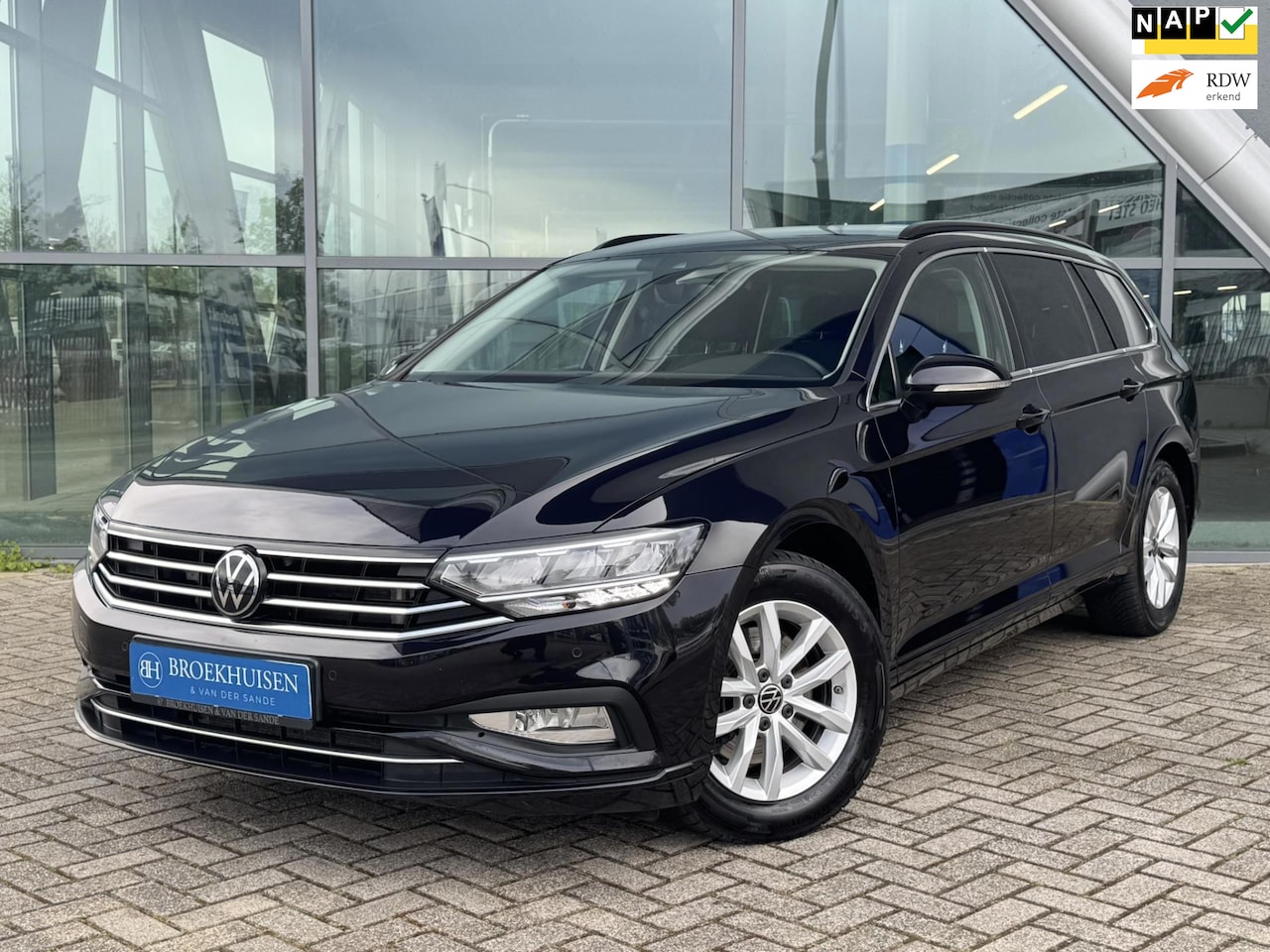 Volkswagen Passat Variant - 1.5 TSI Business 150pk Navigatie / Stoelverwarming / Elekt. Trekhaak - AutoWereld.nl