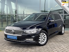 Volkswagen Passat Variant - 1.5 TSI Business 150pk Navigatie / Stoelverwarming / Elekt. Trekhaak