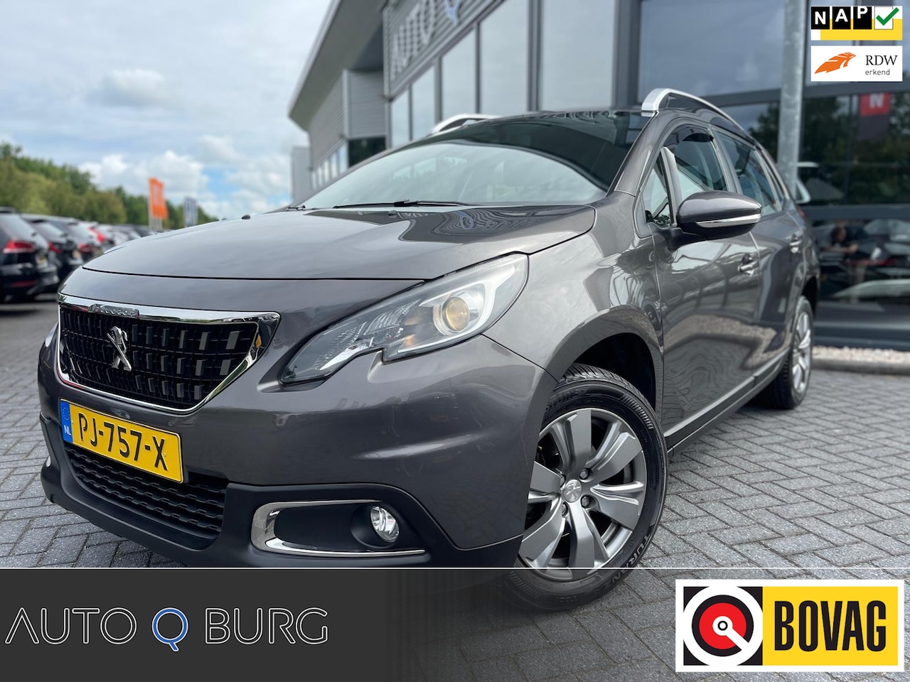 Peugeot 2008 - 1.2 PureTech Blue Lion | Automaat | Trekhaak | Cruise | Navi | Airco | Parkeer Sensoren Ac - AutoWereld.nl