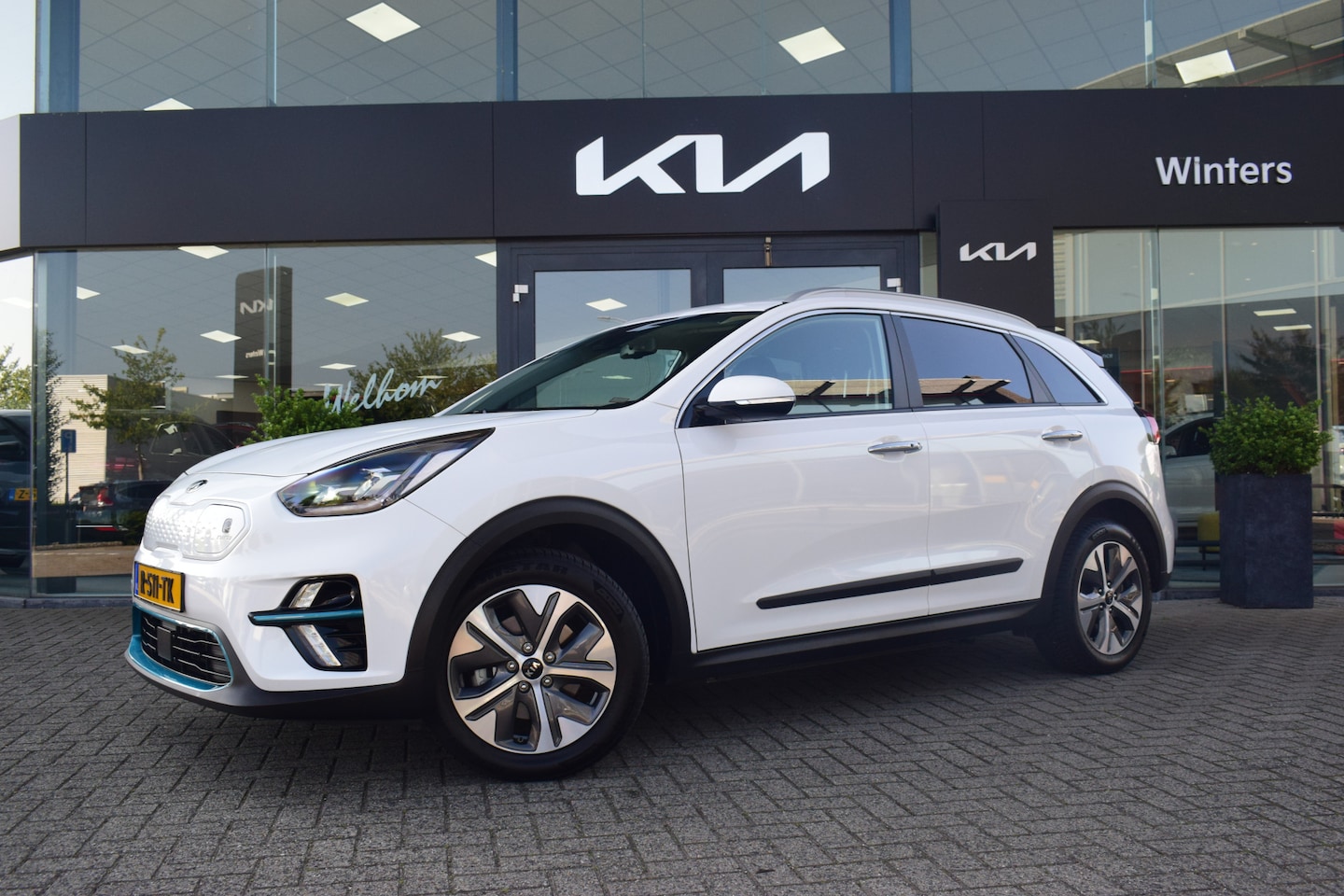 Kia e-Niro - DynamicPlusLine 64 kWh | 3 Fase | Warmtepomp | Dodehoek Detectie | Adaptive Cruise Control - AutoWereld.nl