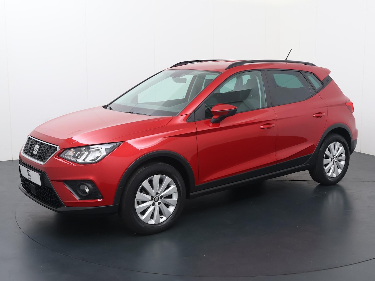 Seat Arona - 1.0 TSI Style Business Intense | 95 PK | Climate control | Adaptive cruise control | Apple - AutoWereld.nl