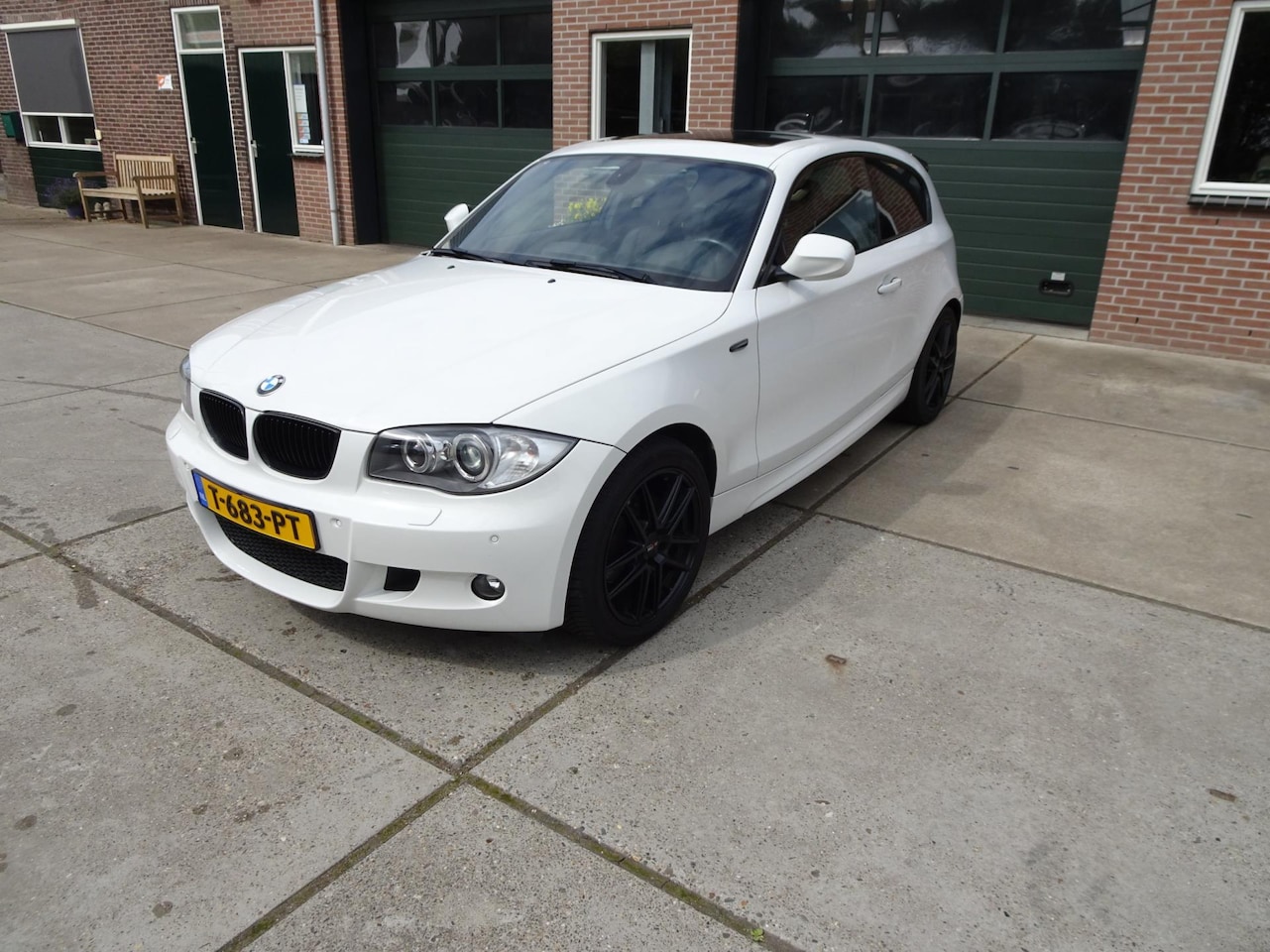 BMW 1-serie - 118i High Executive 118i High Executive - AutoWereld.nl