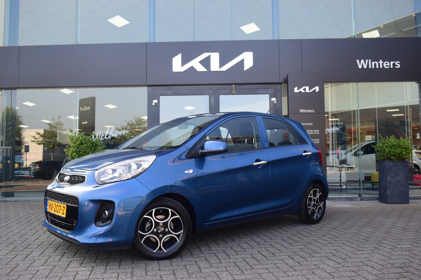 Kia Picanto - 1.0 CVVT ColouLine 5-Drs | Climate Control | Cruise Control | Navigatie | 14" Lichtmetalen - AutoWereld.nl