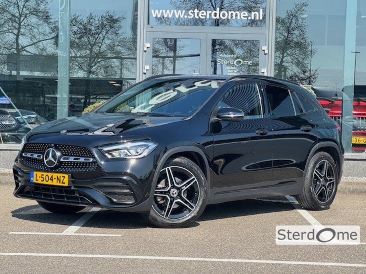 Mercedes-Benz GLA-Klasse - 180 AMG Line l Trekhaak l MBUX l Camera l Sfeerverlichting l Night pakket l Licht pakket l - AutoWereld.nl