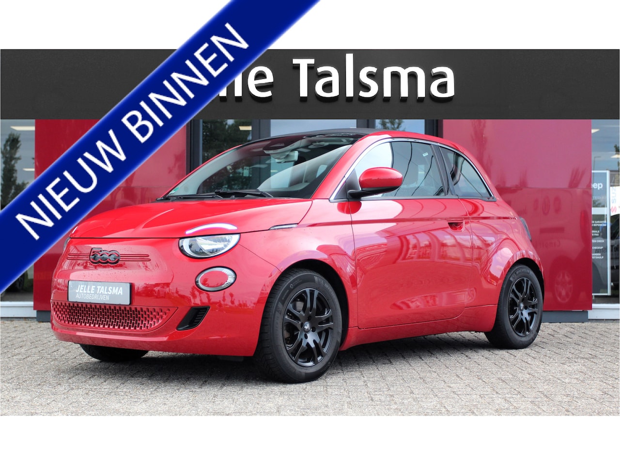 Fiat 500e - RED 42 kWh Cabrio | Apple Carplay | Camera | Rijstrooksensor | Stoelverwarming voor - AutoWereld.nl
