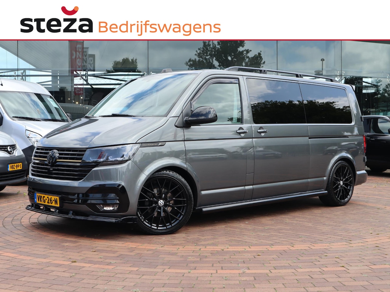Volkswagen Transporter - 2.0 TDI L2H1 28 / Android auto & Apple carplay / Bilstein Schroefset / Parkeersensor - AutoWereld.nl