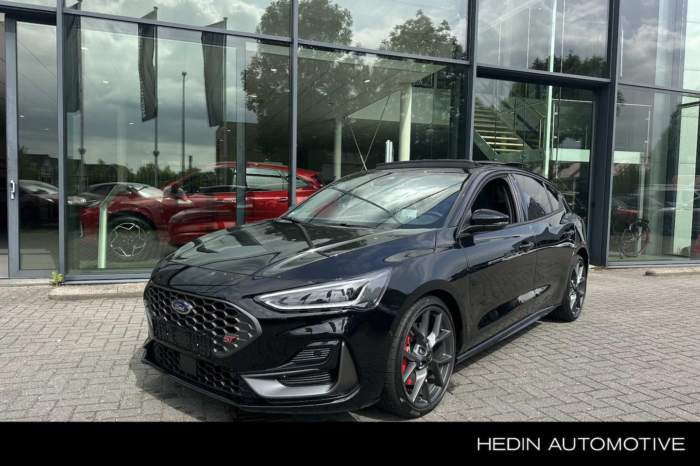 Ford Focus - 2.3 EcoBoost 280PK Automaat ST-X | Agate Black | Panoramadak | | Driver Assistance | Winte - AutoWereld.nl