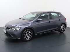Volkswagen Polo - 1.0 TSI Life | 95 PK | Led verlichting | Parkeersensoren | Adaptive cruise control |