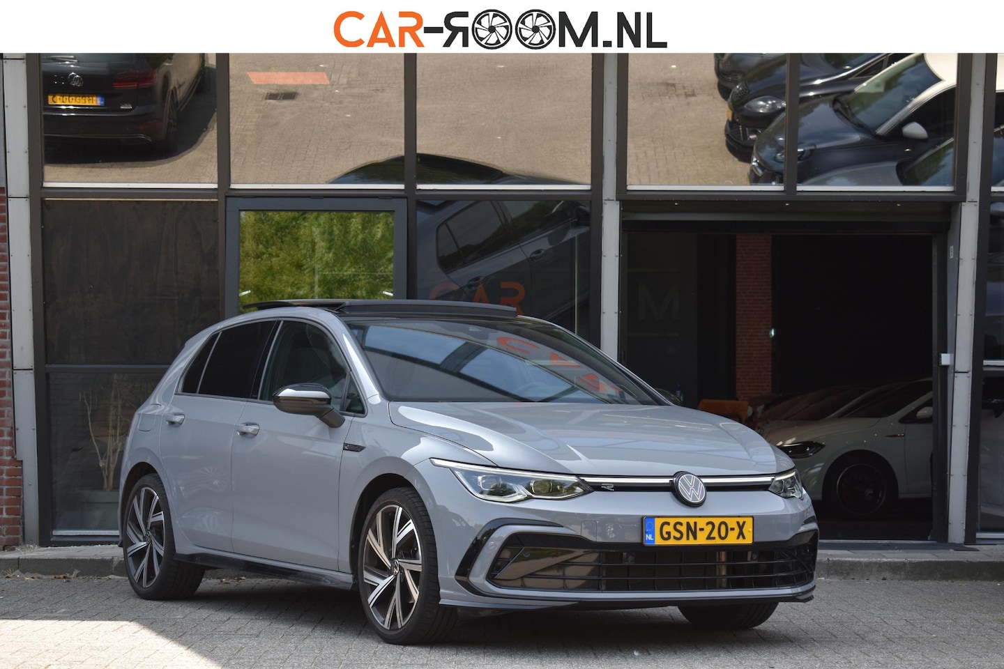 Volkswagen Golf - 1.5 eTSI R-Line Pano HUD H&K Lane Camera - AutoWereld.nl