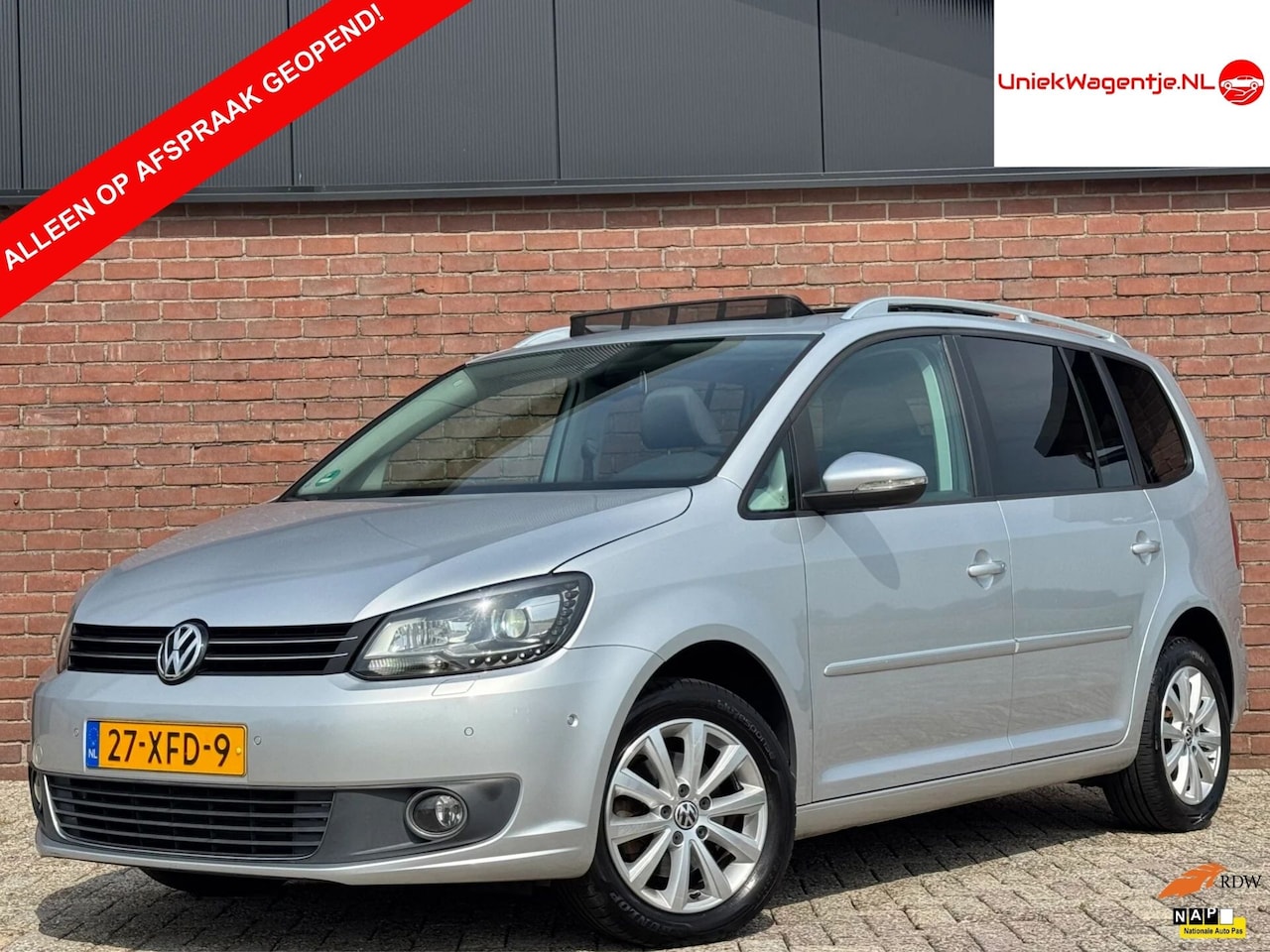 Volkswagen Touran - Highline | 1E EIG! | NL-AUTO! | DEALER OH! - AutoWereld.nl