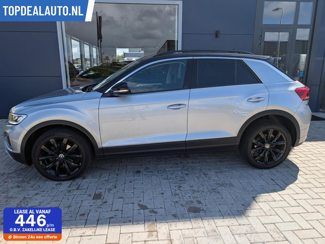 Volkswagen T-Roc - 1.5 TSI R-Line Automaat/Cruise/Camera/Pdc - AutoWereld.nl