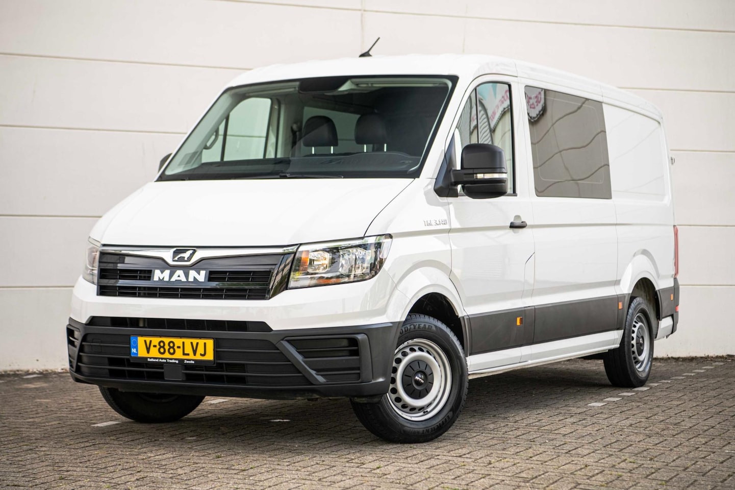 MAN TGE - 2.0 TDI 140pk DSG L3H1 6-Pers. |Airco|Carplay|Cruise|Camera| - AutoWereld.nl