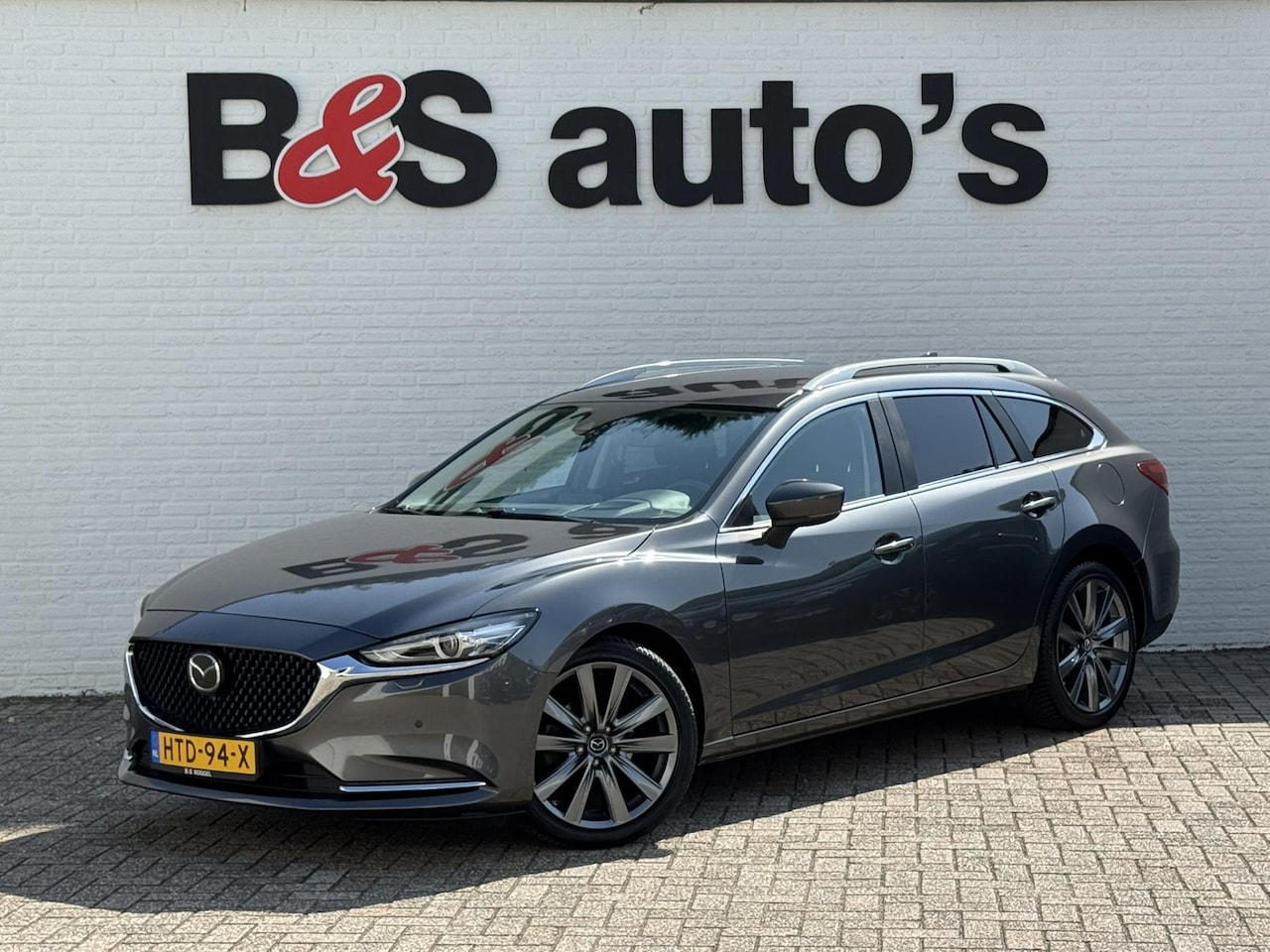 Mazda 6 - Led Carplay Adaptive cruise Camera Dodehoek Navigatie Verwarmd stuur en stoelen - AutoWereld.nl