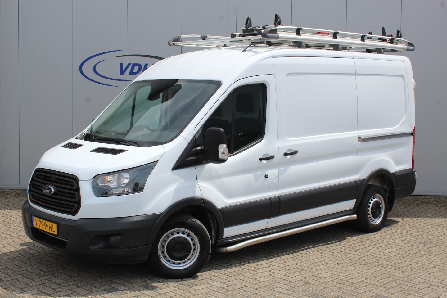 Ford Transit - 290 2.0-105pk TDCI L2H2 Ambiente. Compleet ingerichte Ford Transit ! Camera, pdc v+a, airc - AutoWereld.nl