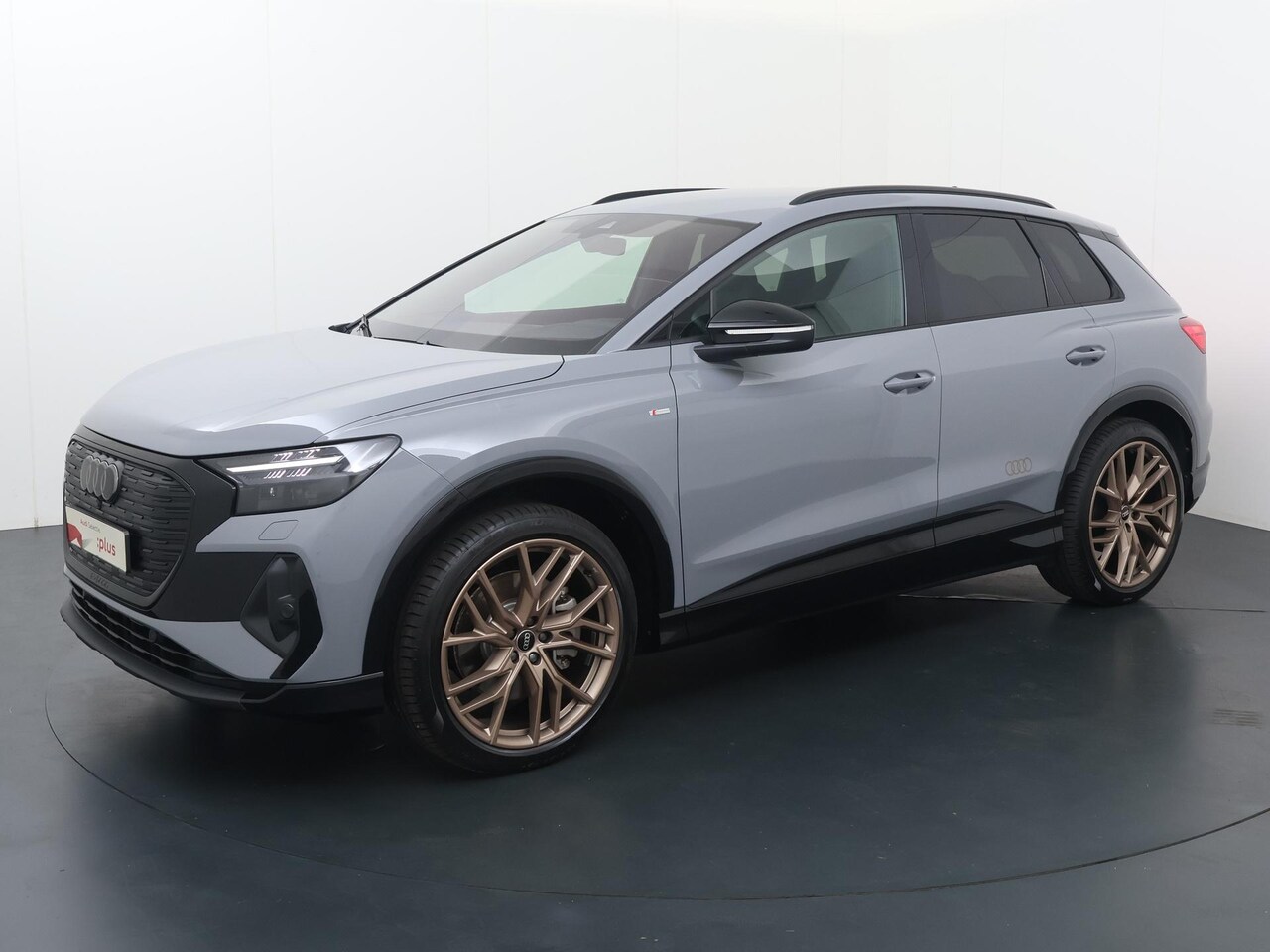 Audi Q4 e-tron - 45 quattro S Edition 82 kWh | 286 PK | SoH 100% | Trekhaak | Matrix LED koplampen | Warmte - AutoWereld.nl