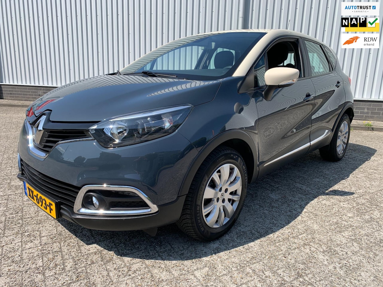 Renault Captur - 1.2 TCe Expression 1.2 TCe Expression - AutoWereld.nl