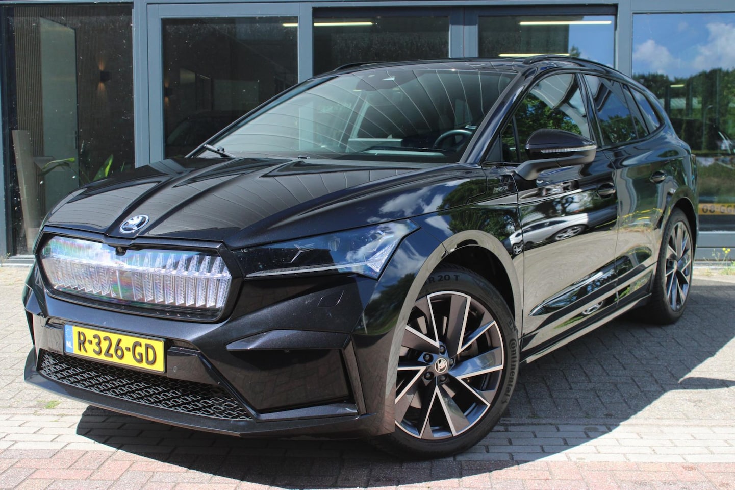 Skoda Enyaq iV - 80 Sportline | Adaptive Cruise | Schuif/kantel-dak |Head-up | Trekhaak 1000kg | Stoel+Stuu - AutoWereld.nl