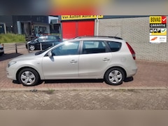 Hyundai i30 CW - 1.4i Blue Dynamic prijs is incl nieuwe apk, afleverings beurt en 3 maand garantie op motor