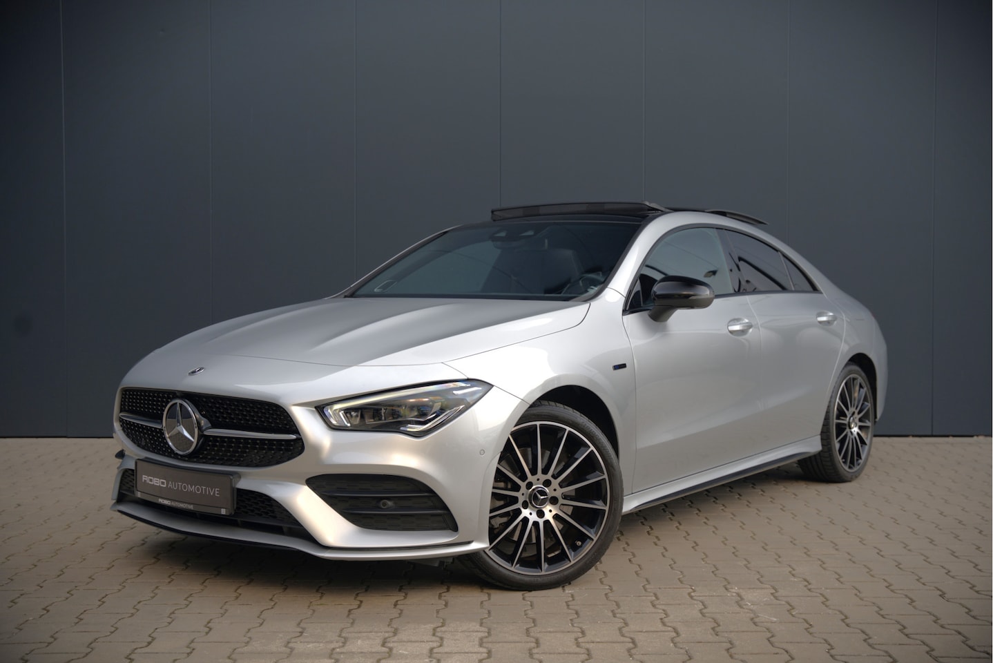 Mercedes-Benz CLA-Klasse - 250 e Premium Plus AMG | Panoramadak | Burmester | Stoelverwarming | Apple Carplay | Keyle - AutoWereld.nl
