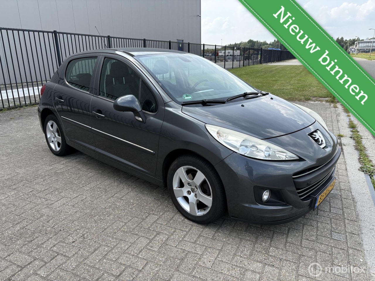 Peugeot 207 - 1.6 VTi XS 1.6 VTi XS - AutoWereld.nl
