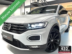 Volkswagen T-Roc - 1.5 TSI Sport Black Style/ Camera/ 19''LMV/ Virtual Dashboard/ CarPlay