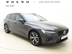 Volvo V60 - B4 211PK Plus Dark / Harman en Kardon audio / Elektrisch verstelbare stoelen / Trekhaak /