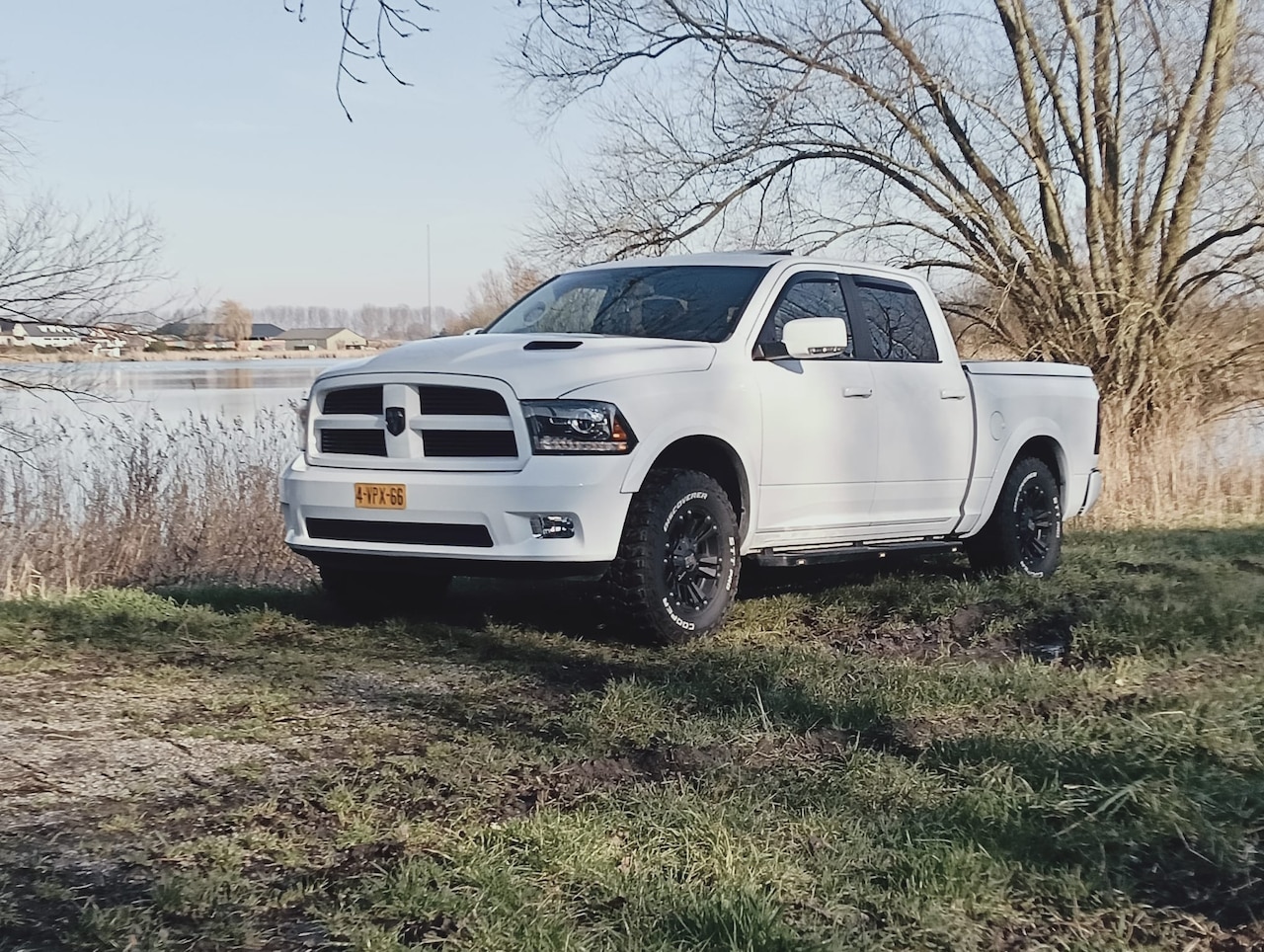 Dodge Ram 1500 - 5.7 V8 4x4 Quad Cab 6'4 - AutoWereld.nl