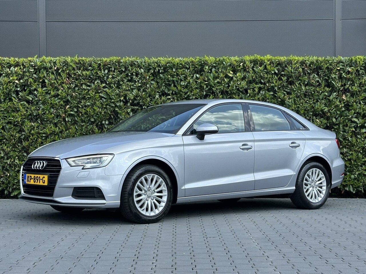 Audi A3 Limousine - 1.0 TFSI Pro Line 1.0 TFSI Pro Line, FACELIFT, NL AUTO, NAP LOGISCH, NAVI, CRUISE, ECC-AIRCO, PARKEERSENSORE - AutoWereld.nl