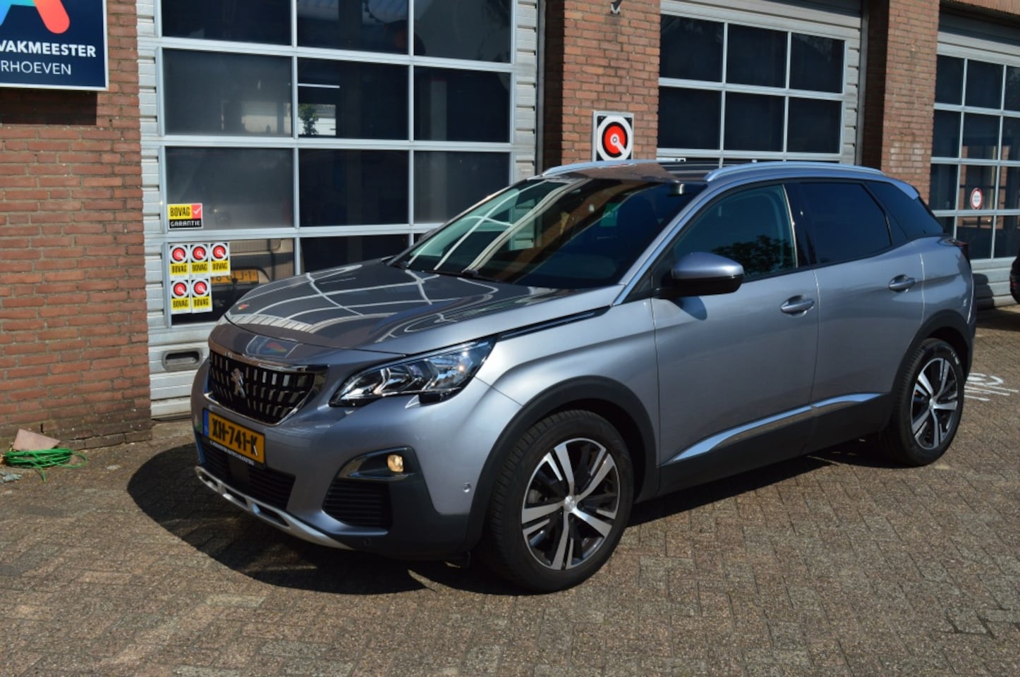 Peugeot 3008 - Trekhaak, Parkeersensoren, Ca 1.2 PureTech Allure - AutoWereld.nl