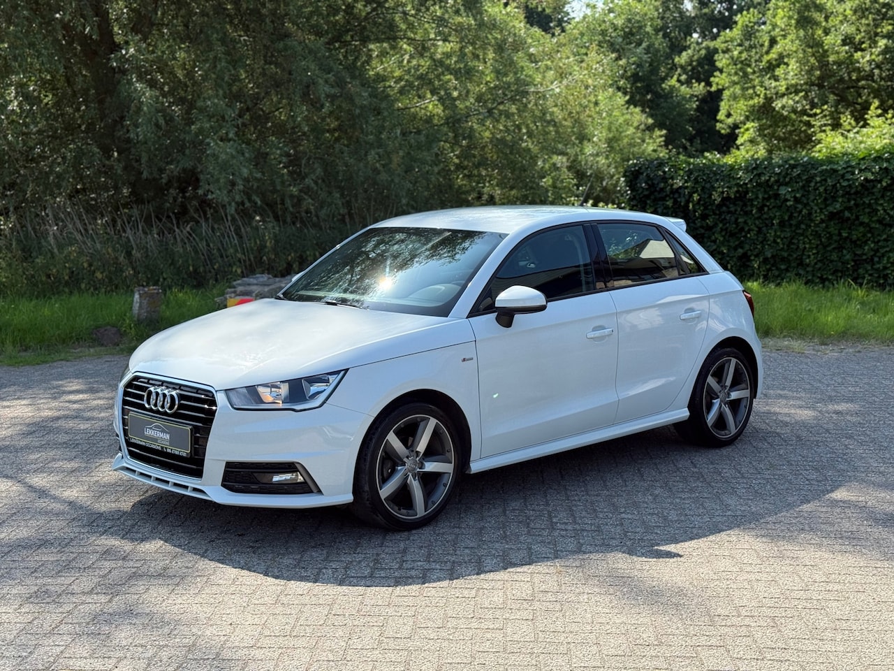 Audi A1 Sportback - 1.0 TFSI Sport S-LINE I BLUETOOTH I STOELVERW. I CLIMA I 95PK - AutoWereld.nl