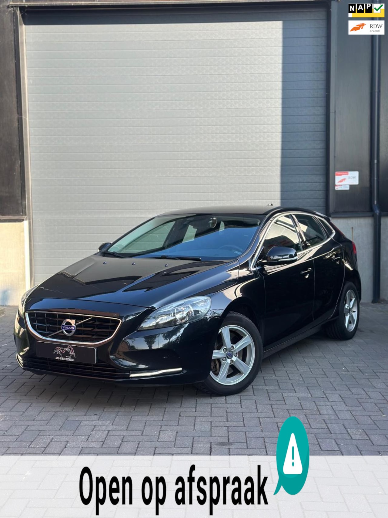 Volvo V40 - 2.0 D4 Summum Business Memory - Keyless - Leer - AutoWereld.nl