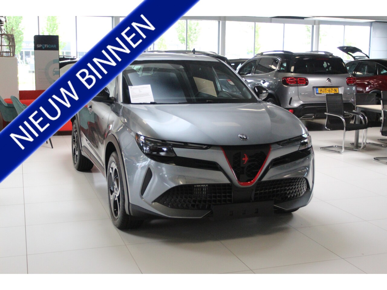 Alfa Romeo Junior - 1.2 Turbo Ibrida Speciale | Stoelverwarming | Massage functie bestuurders stoel | Camera O - AutoWereld.nl