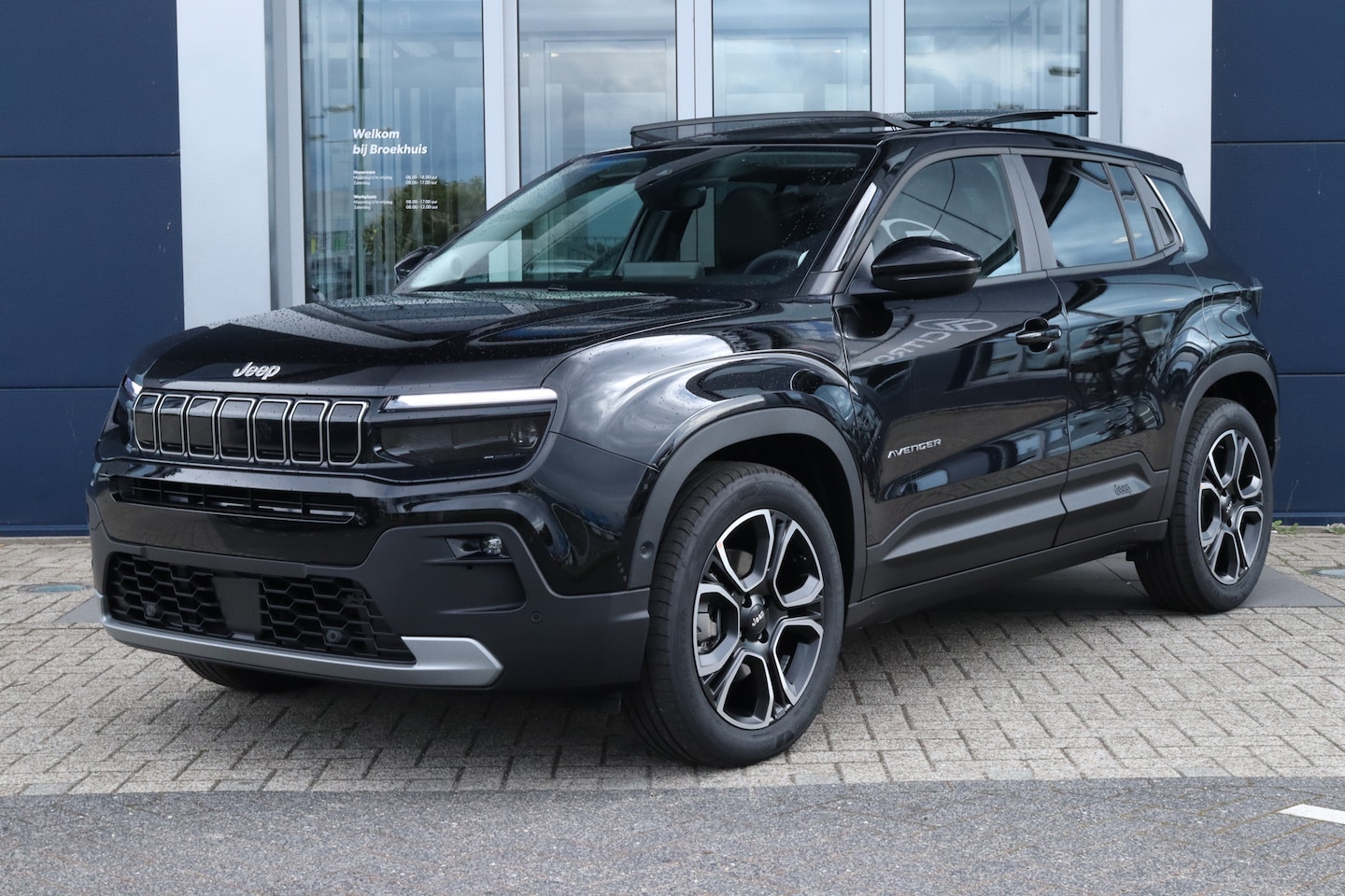 Jeep Avenger - Summit 54 kWh | Adaptieve Cruise | Pano | Elektr. klep | Stoelverwarming | Keyless | Navi - AutoWereld.nl