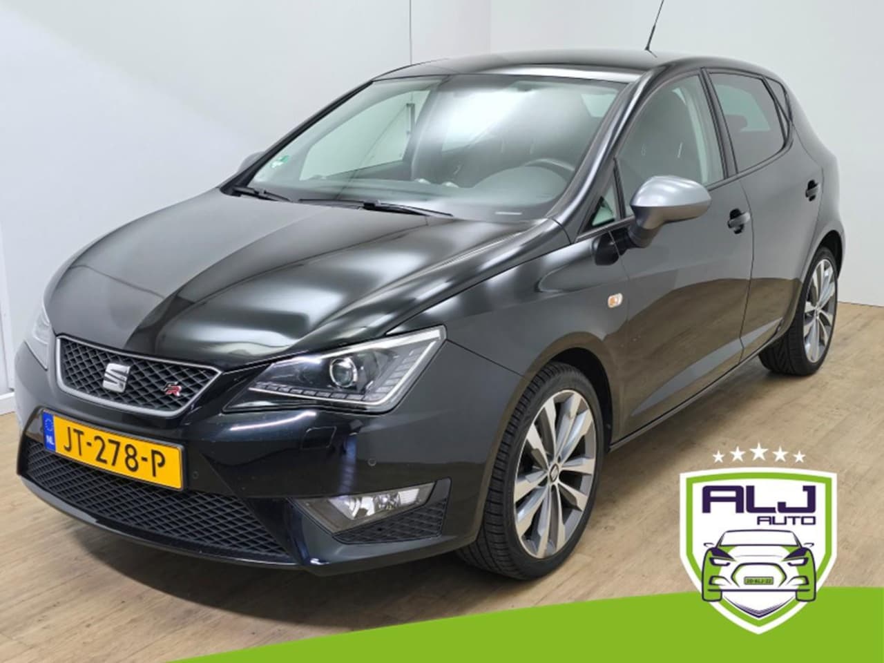 Seat Ibiza SC - Occasion FR zwart met cruisecontrol en carplay radio | Prachtuitvoering! | Tweedehands Sea - AutoWereld.nl