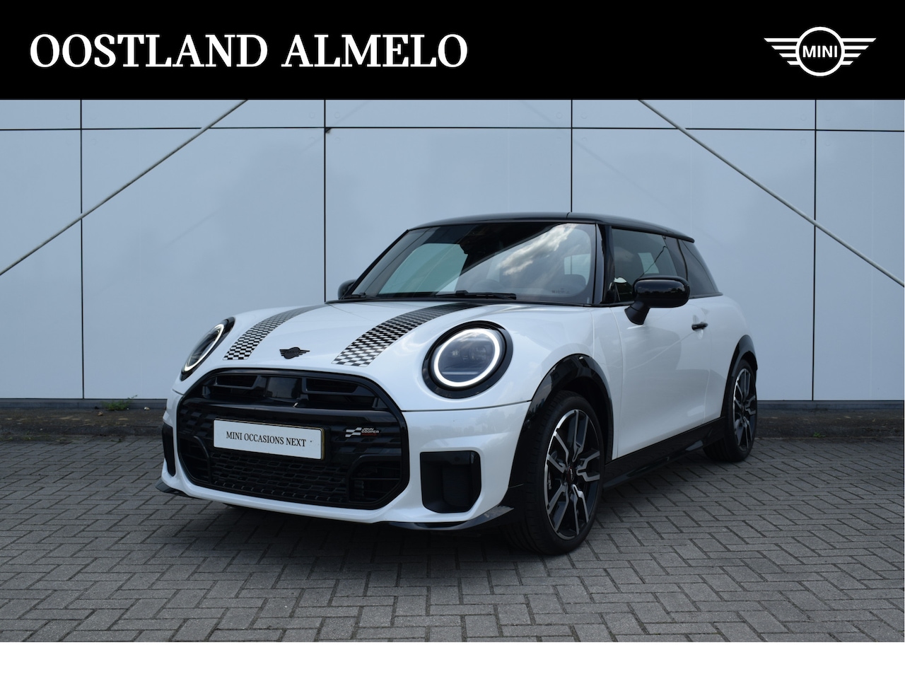 MINI Cooper S - Hatchback Automaat / JCW / Pakket M / 18" JCW Lap Spoke 2-tone - AutoWereld.nl