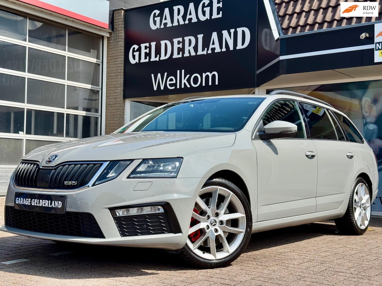 Skoda Octavia Combi - 2.0 RS 245PK | Bi-Xenon | Full-Led | Navi | Cruise | Climate | Iso | Pdc | - AutoWereld.nl