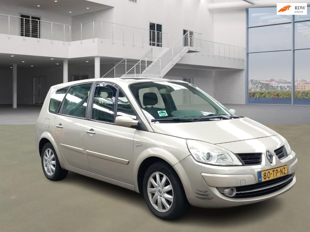 Renault Grand Scénic - 2.0-16V Tech Line AUT PANO NAVI PSENSOR CRUISE TREKHAAK - AutoWereld.nl