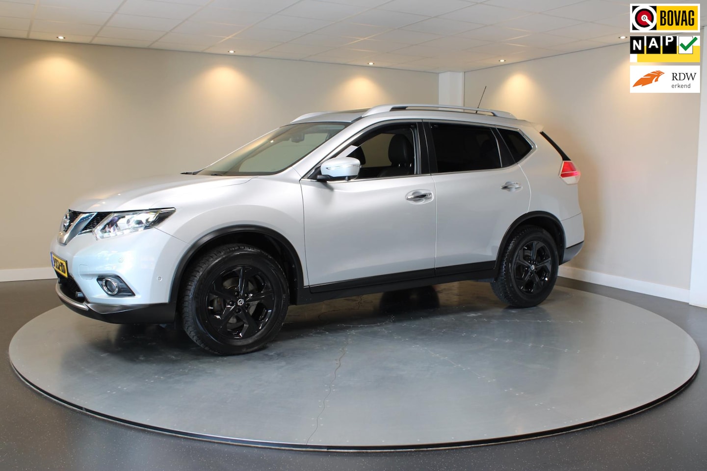 Nissan X-Trail - 1.6 DIG-T Connect Edition *Panodak* Trekhaak|Leer|Stoelverw. - AutoWereld.nl