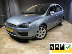 Ford Focus - 1.6-16V Trend