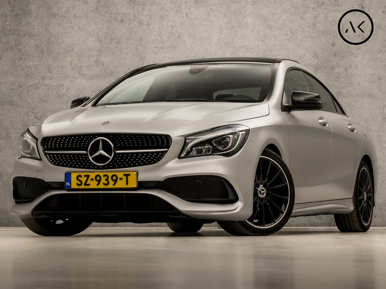 Mercedes-Benz CLA-Klasse - 180 AMG Sport Automaat (SCHUIFDAK, APPLE CARPLAY, GROOT NAVI, LEDER/ALCANTARA, STOELVERWAR - AutoWereld.nl