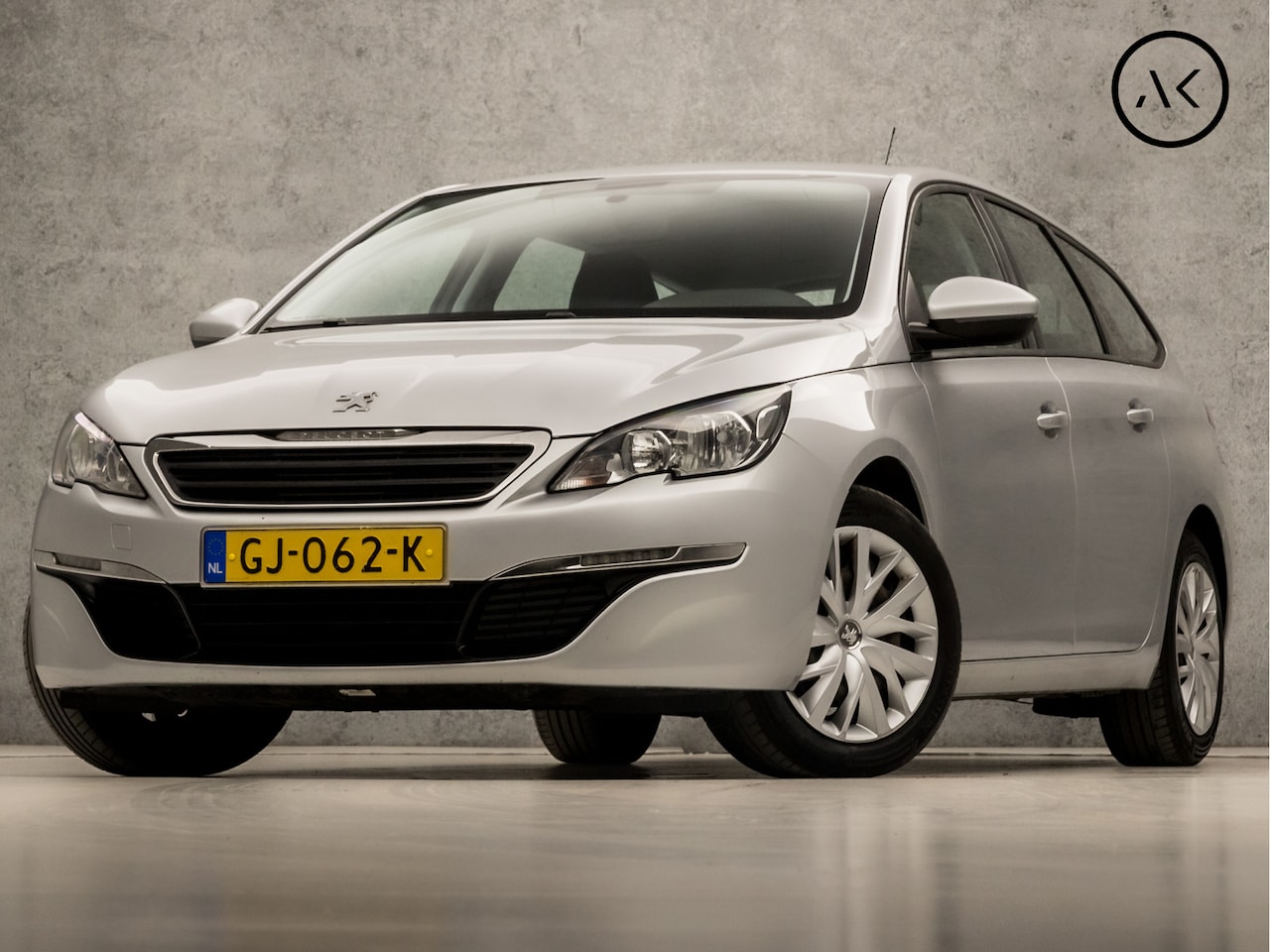 Peugeot 308 SW - 1.2 PureTech Sport (GROOT NAVI, CRUISE, ELEK PAKKET, SPORTSTOELEN, ELEK PAKKET, NIEUWE APK - AutoWereld.nl