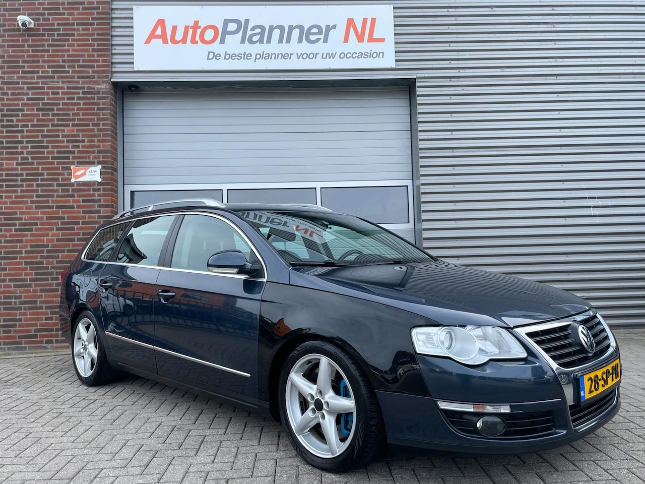 Volkswagen Passat Variant - 3.2 V6! Alcantara! Clima! Cruise! - AutoWereld.nl