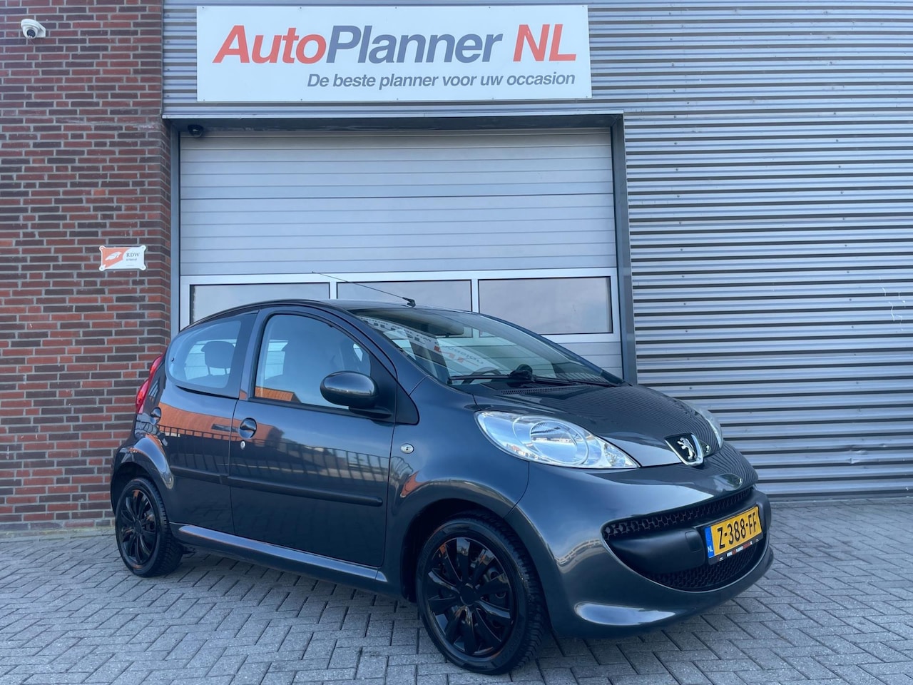 Peugeot 107 - 1.0-12V XR! 5-Deurs! Airco! APK 03-2026! - AutoWereld.nl