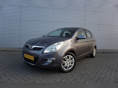 Hyundai i20 - 1.2i DynamicVersion Airco / Elektr. ramen / Parkeers. / NAP