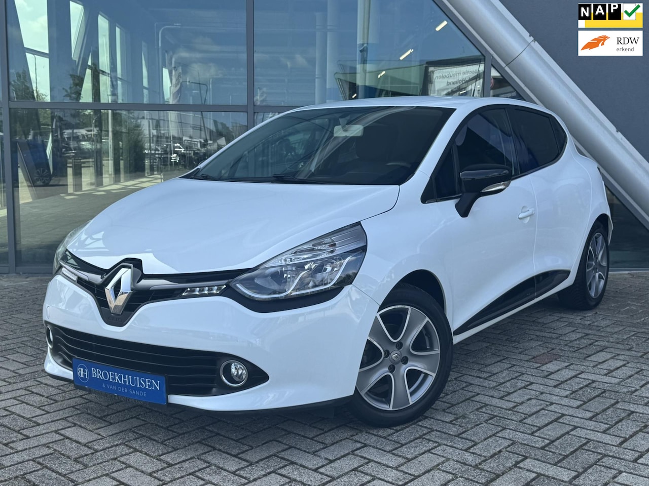 Renault Clio - 0.9 TCe ECO Night&Day Navigatie / Cruise Control / Airco - AutoWereld.nl