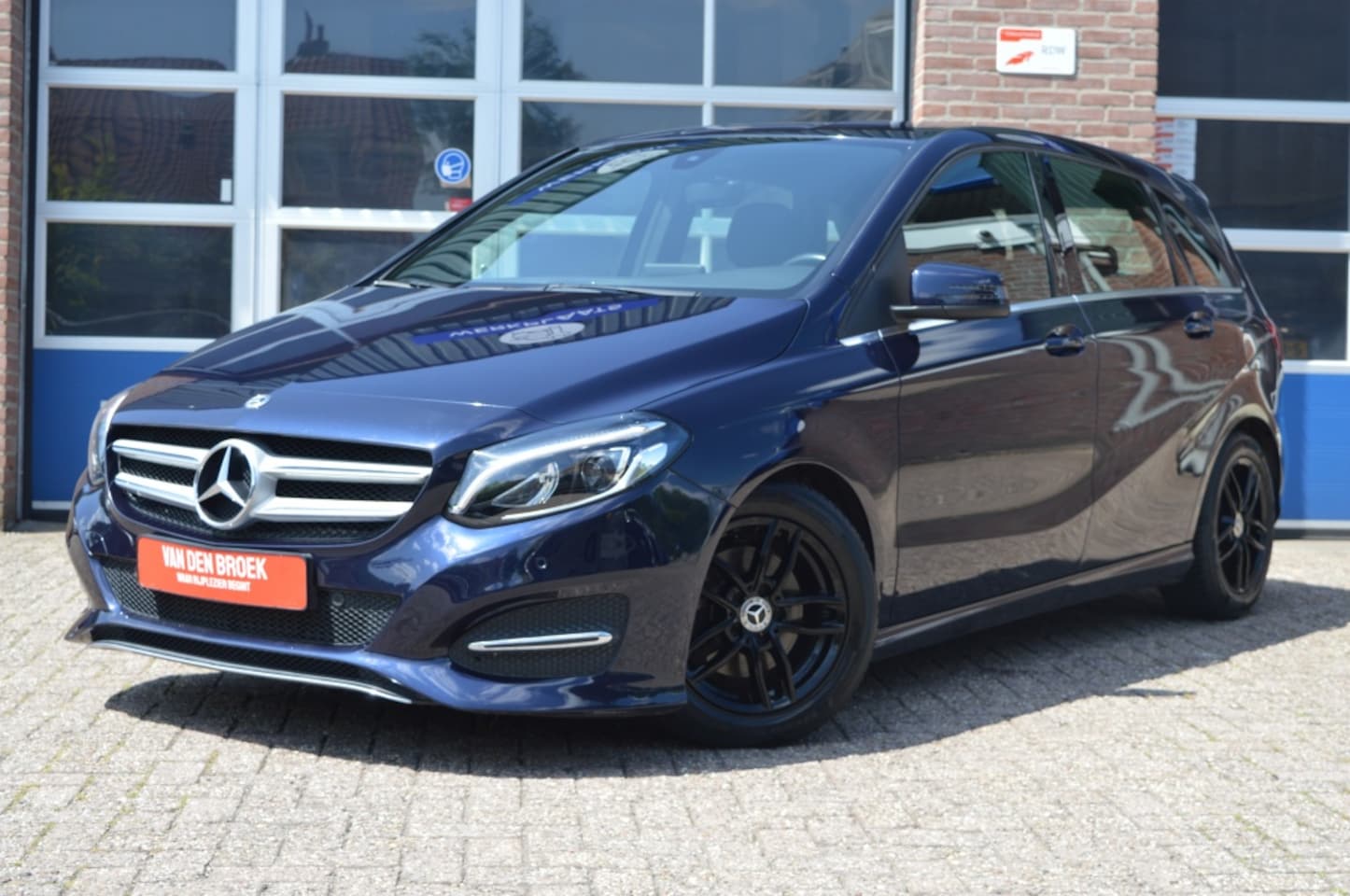 Mercedes-Benz B-klasse - 180 AMG | AUT - CAMERA - STOELVERW - AutoWereld.nl